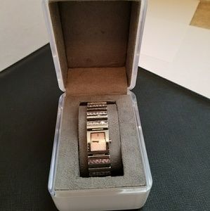 DKNY 3466 stainless steel & swaroski cryatsl watch